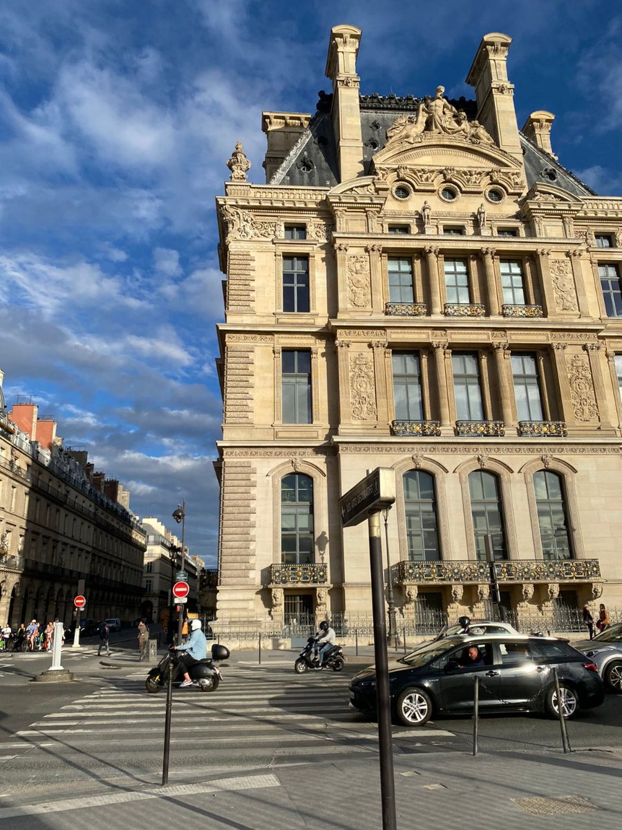GustavoWerutsky's tweet photo. Today, I represented the @lacog_group at a scientific meeting of the @BIGagainstBC in Paris. LACOG is one of over 50 research groups that are part of this prestigious breast cancer research network. #BIGNetwork #BIGagainstbc https://t.co/DYEZQGIxx7