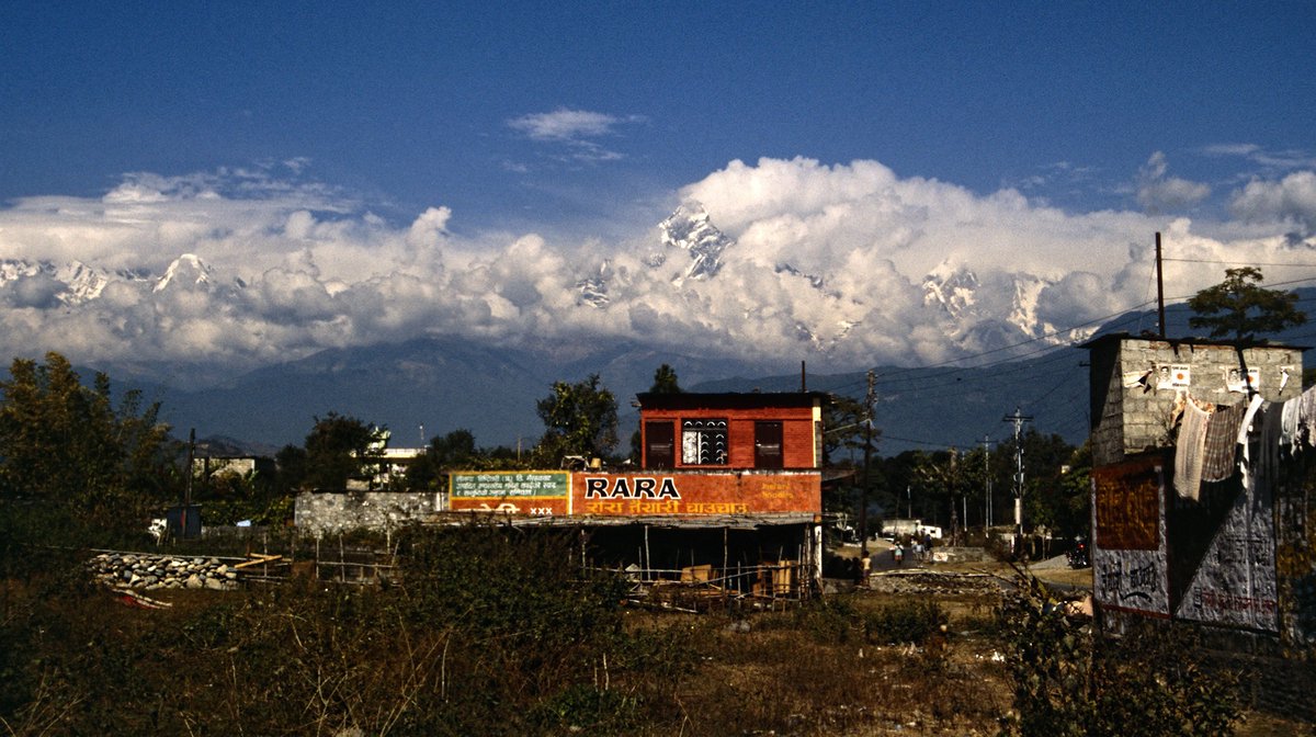 Pokhara, Nepal 1994 (slidescan)
#photography #shootingfilm #film #nepali