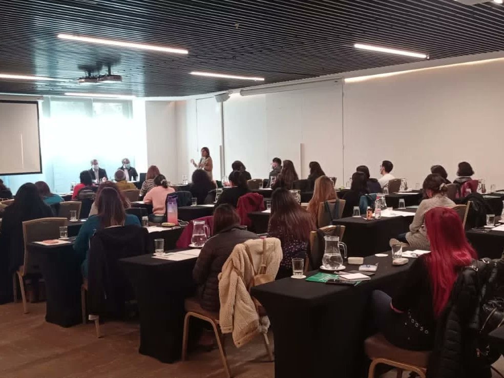 Presidenta de #Sinassam e integrante de <a href="/UTDTrabajoDigno/">Unidad por Trabajo Digno</a> <a href="/gloflowers/">gloria flores</a> lideró el XV Encuentro del Sindicato de la Clínica Santa María, donde se abordaron problemáticas del sector sanitario, como acoso y violencia en los lugares de trabajo y salud mental.