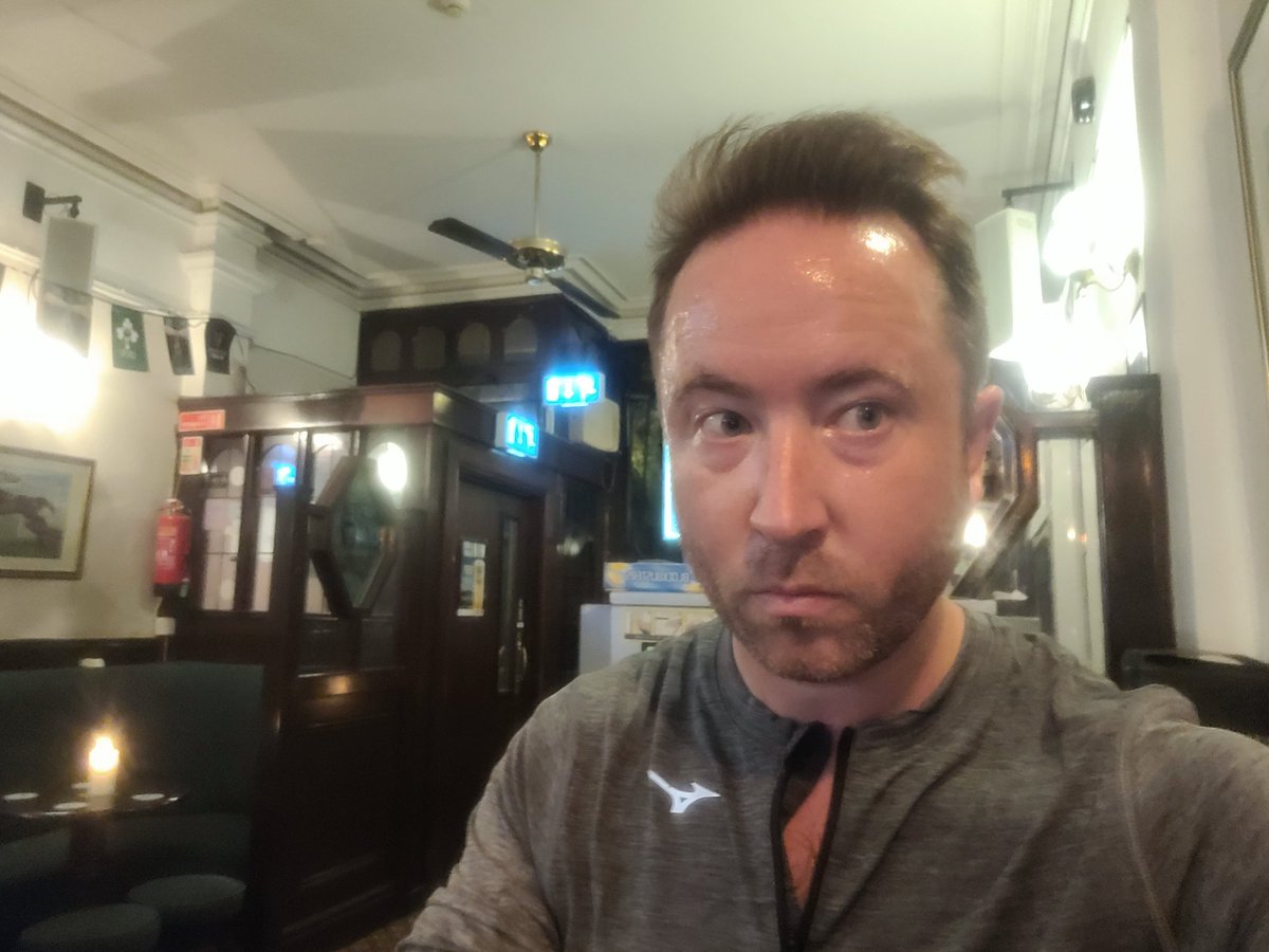 Ocionnaith's tweet photo. Best part of a run to be honest.
Look, if it's good enough for golfers then... @dublinmarathon #19hole https://t.co/Ui7Ejj8Bfw