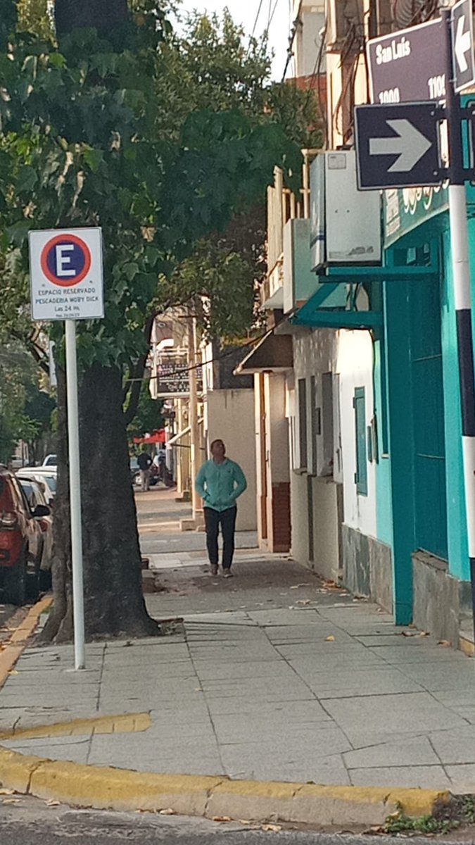 CtesHechos's tweet photo. #corrientes privilegio de tassano para los amigos . Pescadería con espacio reservado 24 hs para estacionar . https://t.co/H0AdrzHbhx