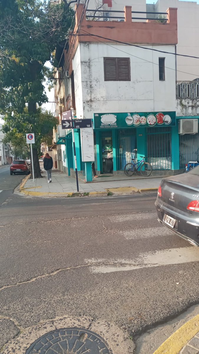 CtesHechos's tweet photo. #corrientes privilegio de tassano para los amigos . Pescadería con espacio reservado 24 hs para estacionar . https://t.co/H0AdrzHbhx