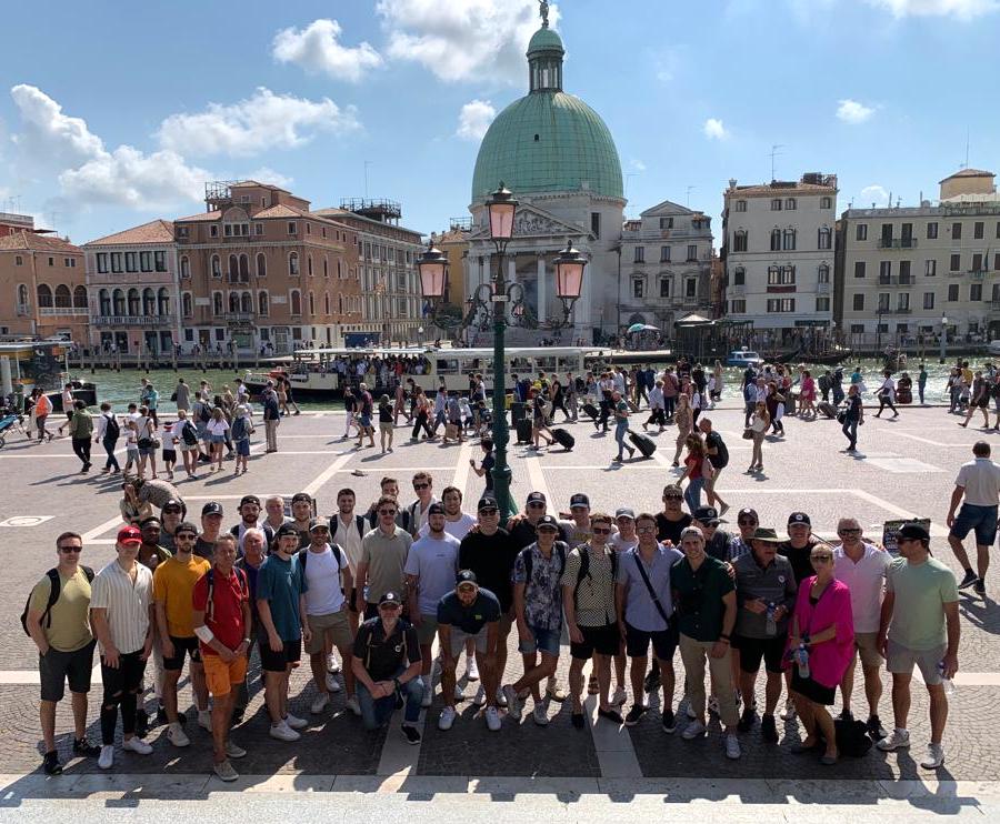 Concordia_MH's tweet image. That's a wrap. The Stingers are home from Italy after a spectacular training camp. Thanks to all our friends in Cortina 🇮🇹 for making our experience special.

#CUhockey #CUstingers #2022trainingcamp
