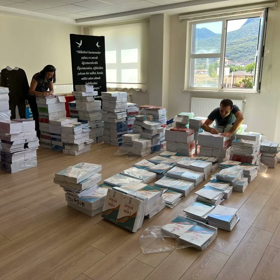 BucakOMTAL's tweet photo. Yeni eğitim öğretim yılı hazırlık aşamalarında bizlere destek olan öğretmenlerimize teşekkürü bir borç biliriz. 2022-2023 öğretim yılı öğrenci, öğretmen ve velilerimize hayırlı olsun. 
@tcmeb
@BurdurilMEM 
@nesrin_kakirman
@bucakmem
@nesetyazar https://t.co/1TD1nTMZ1S