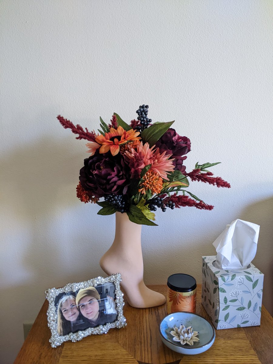 allyzike's tweet photo. buying this foot mannequin that I repurposed for a vase for $5 when Bergners closed a long time ago is still my favorite purchase. I luv picking out new flowers for her 💕🌸 https://t.co/ru4jSm8aQZ