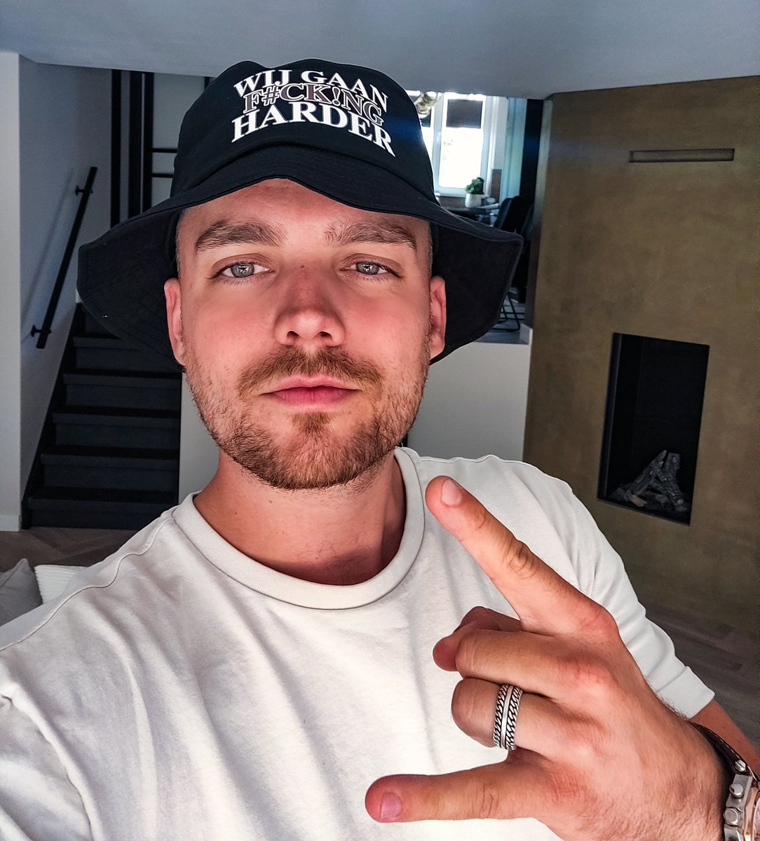 Never Surrender tweet media