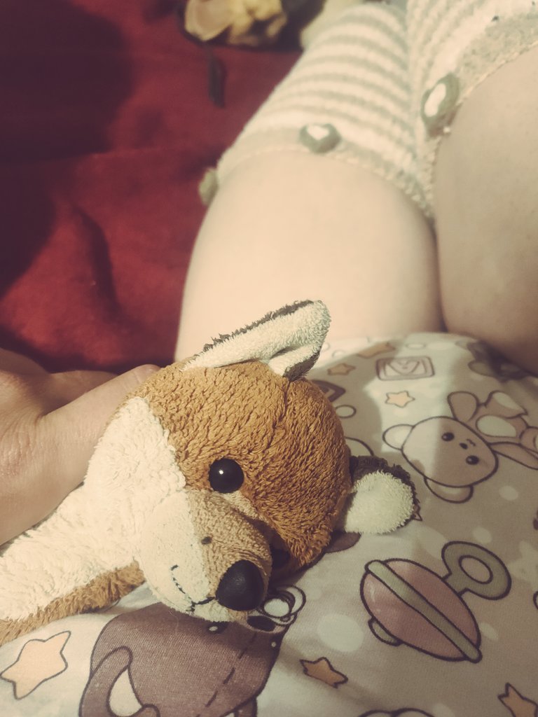 _milkycha_'s tweet photo. I really love my lil fox plushyy <3
So i made it my lil mascot and pfp !

And also ready for the night🌙...nighty nighty ✨
#abdl #abu #littlekings #onesie #diaperboy #little #diapers #baby https://t.co/f5ObsOuytB