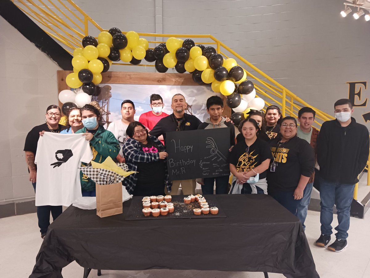 RHHS_Champs's tweet photo. Wishing Mr. R a very Happy Birthday from RHHS Champs 🎉🎂🎉 https://t.co/1hPrODszrS
