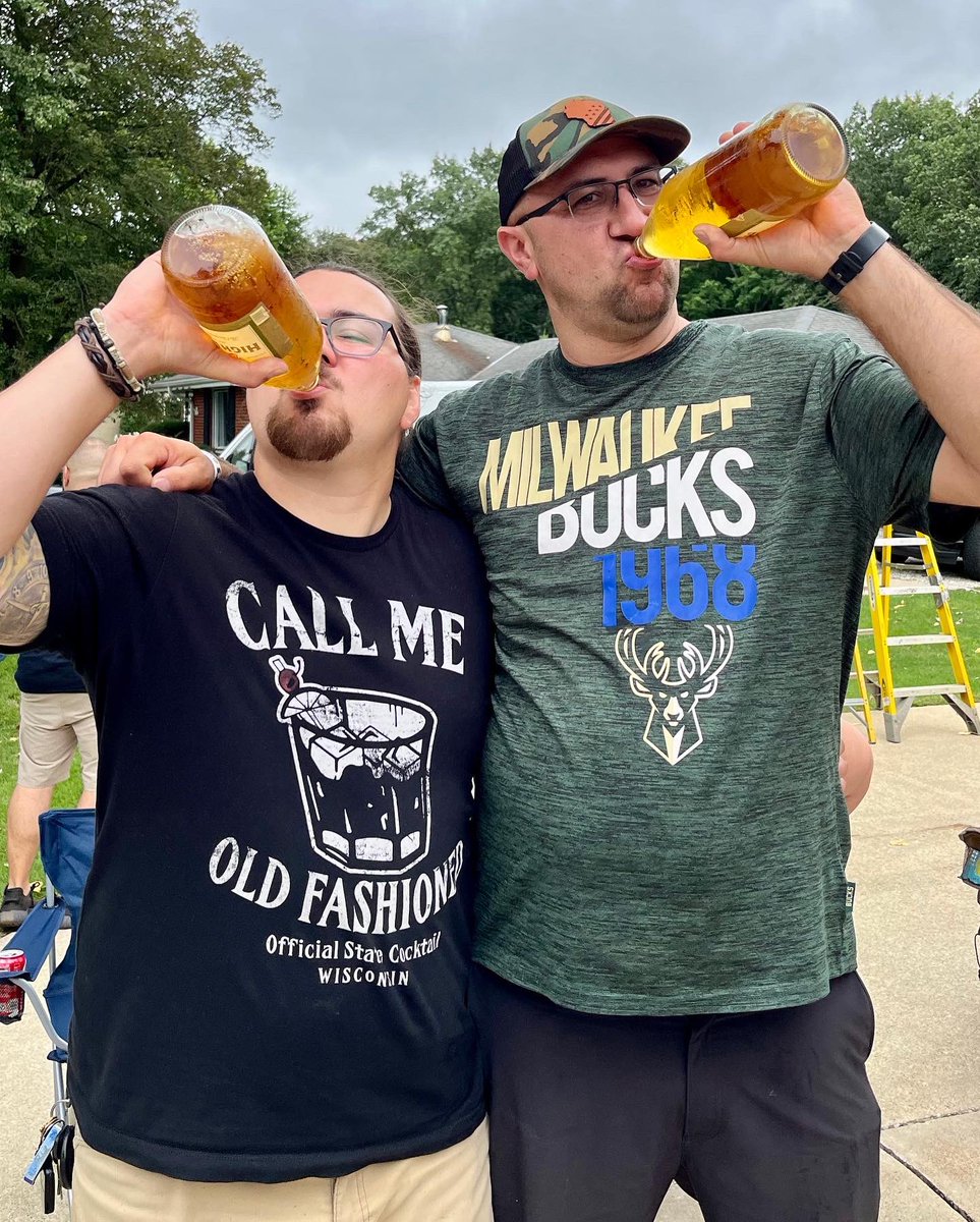 BiGGMiKe1031's tweet photo. My brother and I! Crushing the 40s! Was back home in Wisconsin over the holiday weekend!! It was so great being back home! #WisconsinBred #Wisconsinite https://t.co/iUxQ24VtBH