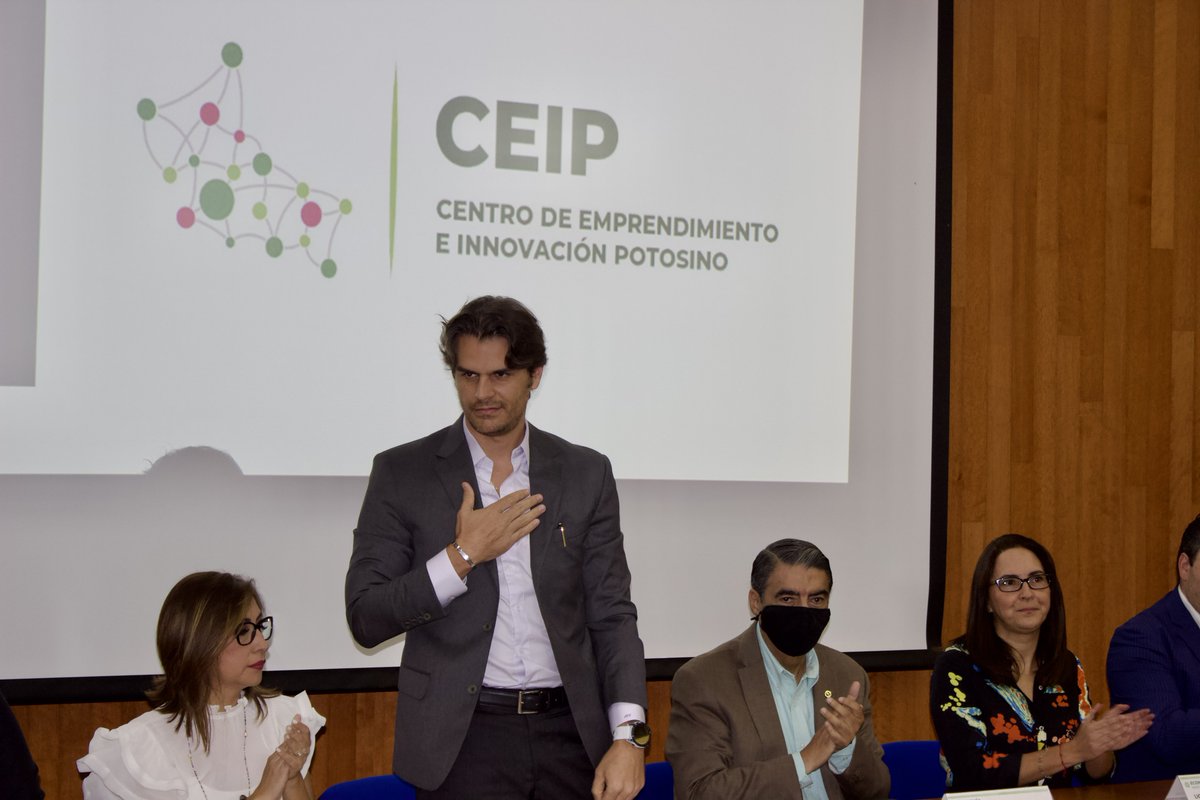 sedecoslp's tweet photo. @jc_valladares y @ZermenoDr ponen en marcha el Centro de Emprendimiento e Innovación Potosino que tendrá presencia en las cuatro regiones del estado para impulsar a los emprendedores y Mipymes Potosinas https://t.co/CJiAO3qEhx https://t.co/HTAV8Ed08S