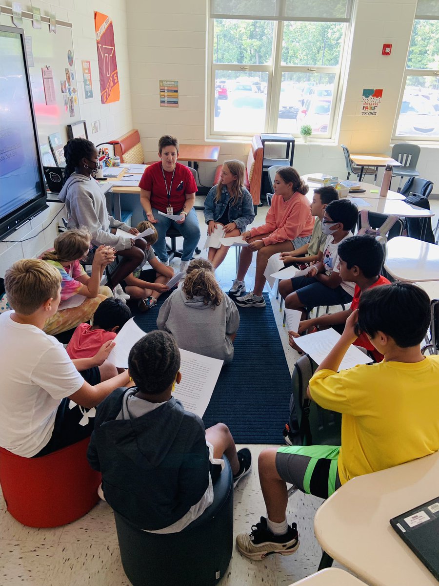 Enjoying the return of the classroom “meeting space” where we can gather to discuss stories, learn new strategies, and share ideas. #SparkJoy <a href="/BAM_MS_Official/">Brambleton Middle</a> <a href="/MichelleCPicard/">Michelle Picard</a>