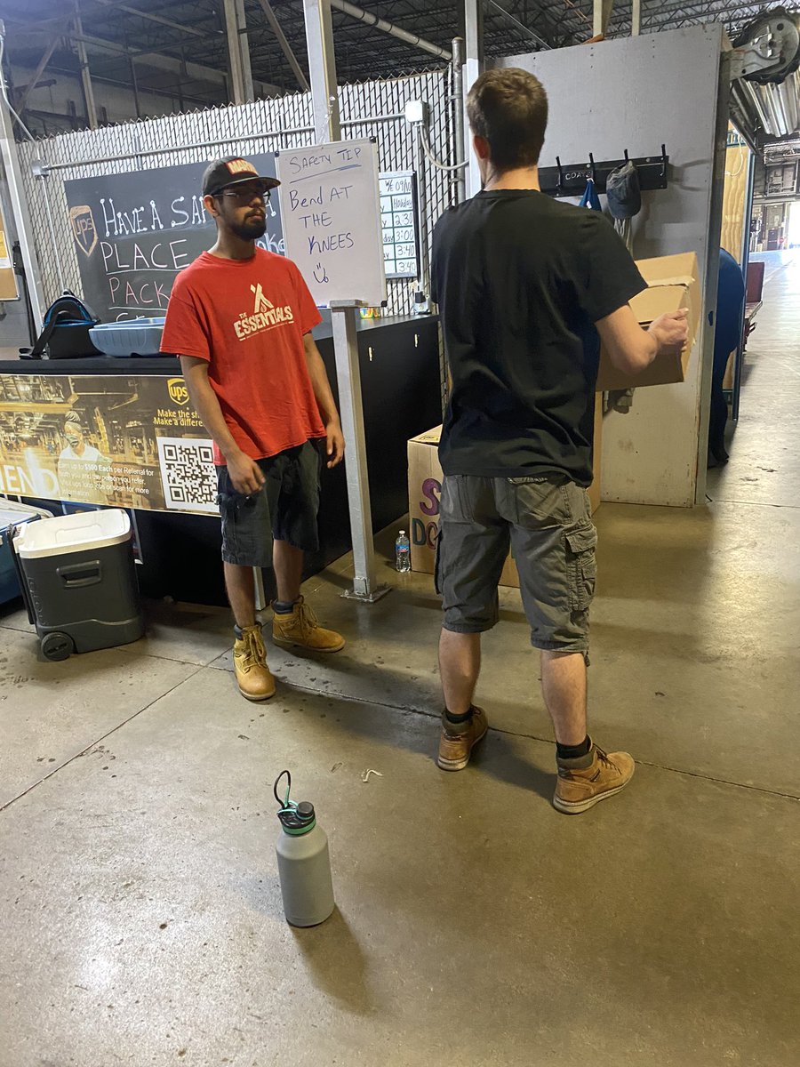 Clarissa8310's tweet photo. Palatine Twilight Safety Activity, CHSP member Yulian and Nicole reviewing and demonstrating the eight keys to lifting and lowering with the workgroup. @ExperienceUPS @CP_UPSers @UPSers https://t.co/8uwFbgCWhr