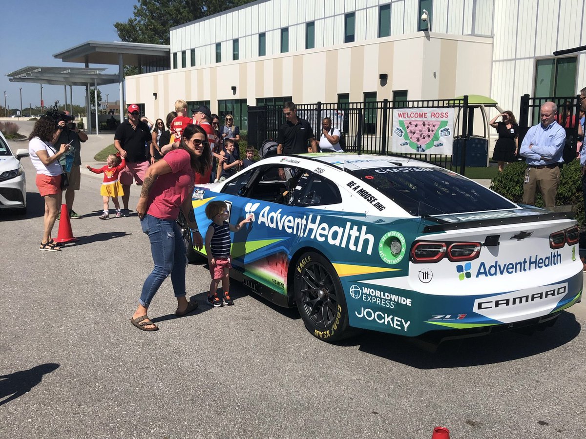 TeamTrackhouse's tweet photo. Before we hit the track tomorrow, @RossChastain and @AdventHealth were out making some fun memories 💙💚 https://t.co/zKXGXlbym5