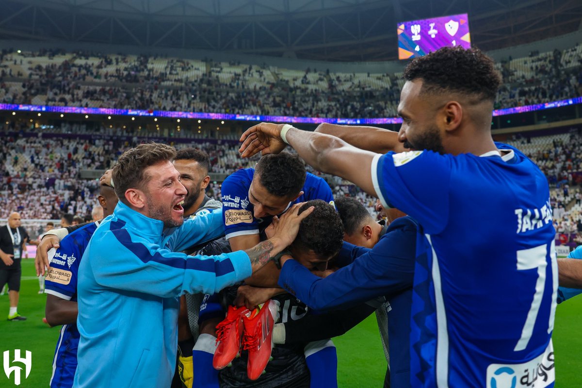 KhvayaClubs's tweet photo. الهلال و بطل كاس العالم القادم هم الوحيدان اللي بيتوجوا في ملعب لوسيل وبعد ذلك سيتحول الملعب لمجمع تجاري 💙

#لوسيل_ازرق https://t.co/EaMZoULmX3