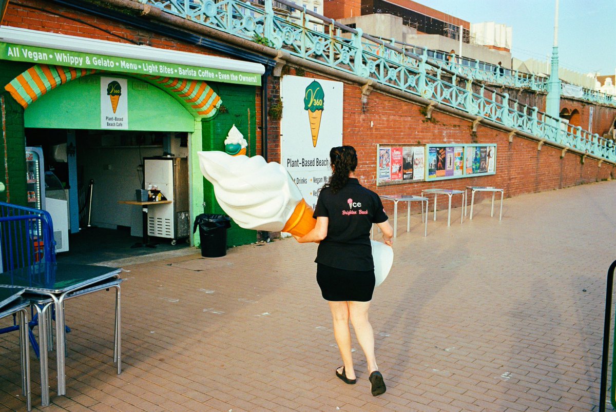 hiroshi_tabata's tweet photo. #Brighton #35mmfilm #kodak #streetphotography https://t.co/xZJHSEiFhf
