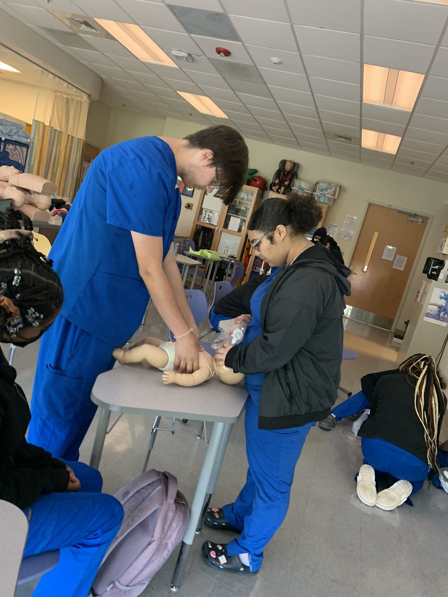 MLeedsRN's tweet photo. Infant BLS! #futurehealthcareprpvoders https://t.co/2bXWn5lj3h