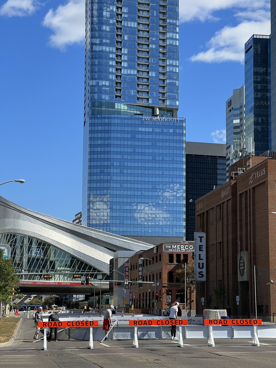 104 avenue is closed to vehicles this weekend but OPEN for some exciting <a href="/PlayOnEdmonton/">Play On! Edmonton</a> street hockey! 

#yegdt #yegevents #yeg