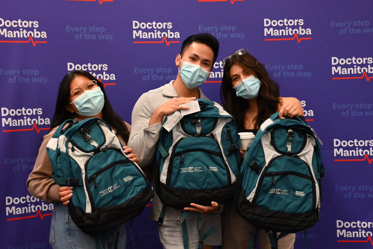 DoctorsManitoba's tweet photo. It was great to share in the excitement as first year medical students at the @UM_RadyFHS received their @CMA_Docs backpacks today! Good luck, class of 2026! #mycmabackpack #MedEd https://t.co/PHU3WwXEuk