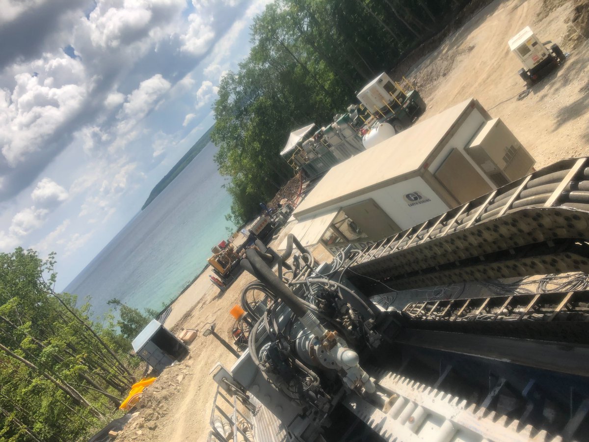 earthboring's tweet image. What a great day to be by a lake! 

We are driving fresh water intake for the Chippewas of Awash First Nations.  If you look close you can see divers locating our drill head.

It has been great seeing this beautiful area and meeting some incredible people inside the community!