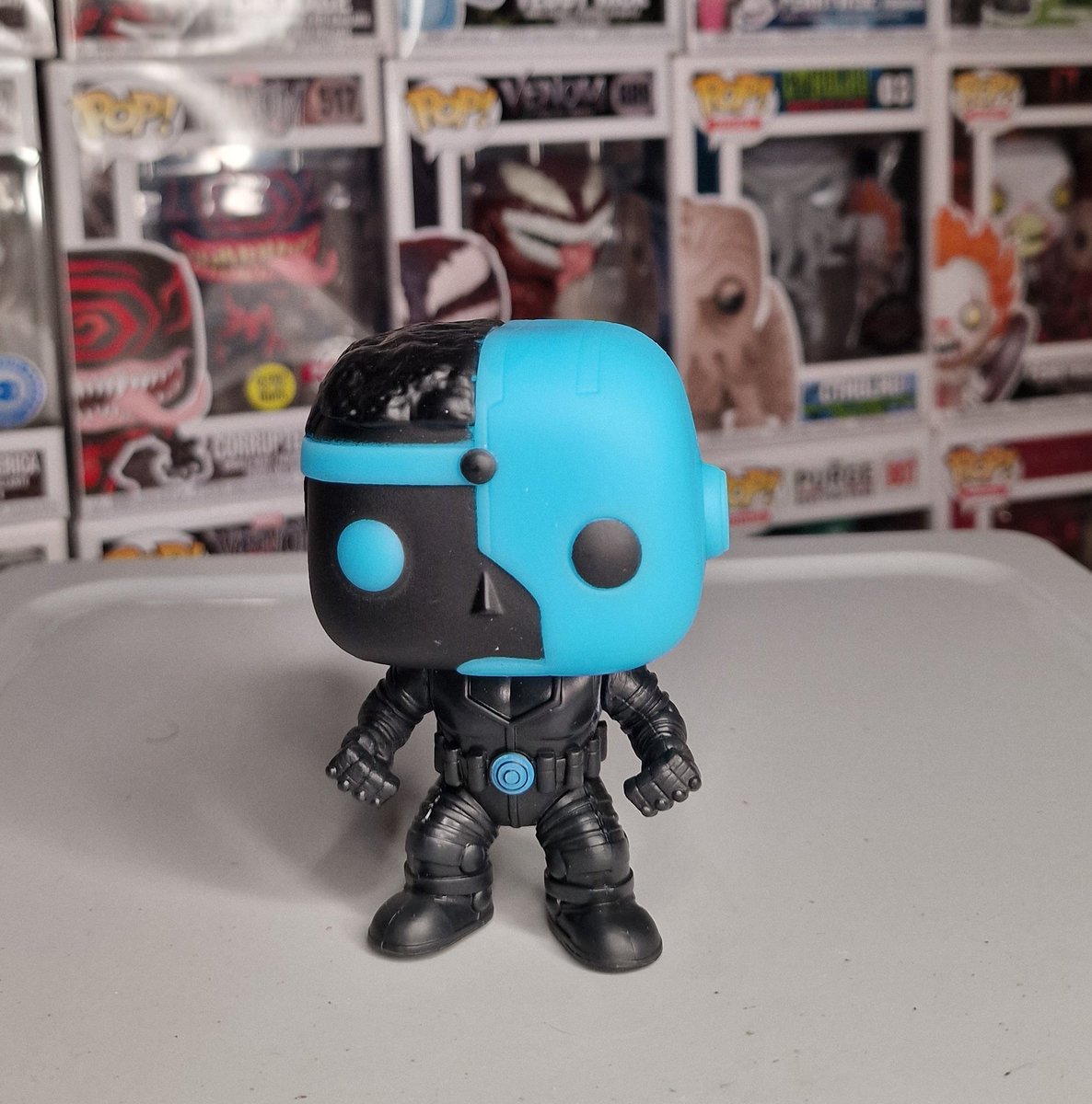 pop_holmes's tweet photo. DC Cyborg arrived from Popinabox!
Wanted to test the glow cuze glow is cool 😂
Pretty impressive
Its up on Popinabox UK and its vaulted 🖇
https://t.co/wL23G5YgiN
Use POPHOLMES -5% off preorder/-10% in-stock /-15% off subs
#Ad #Popinabox #Cyborg #JusticeLeague #PopHolmes https://t.co/cEhT4q5zW6