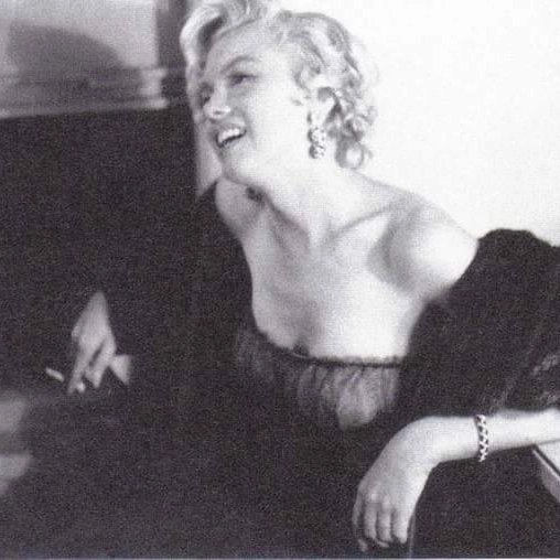 Clubpassionmar2's tweet photo. #marilynmonroe #clubpassionmarilyn ##1954 #miltongreene #davidwayne #thepajamagame #billyreed #club21 #petekriendler https://t.co/ESm1ajrRZY