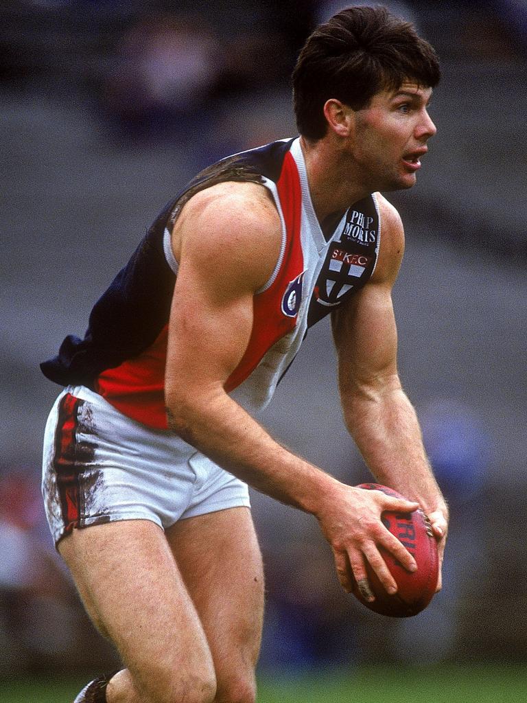RV_27's tweet image. With the Queen's passing I forgot to acknowledge the 3rd Anniversary of Danny Frawley's passing #RIPSpud @SpudSays 
❤️⬜⬛❤️⬛⬜❤️