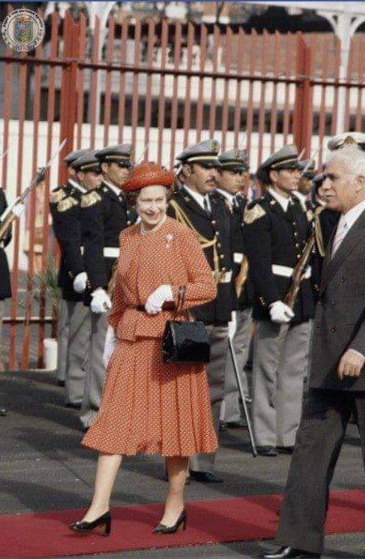 Algeria shares the grief of the UK royal family, government & friendly British people following the death of HM Queen Elizabeth II, to whom we pay tribute as a great leader & monument of modern history. The Algerian people will always remember her memorable visit to 🇩🇿 in 1980.