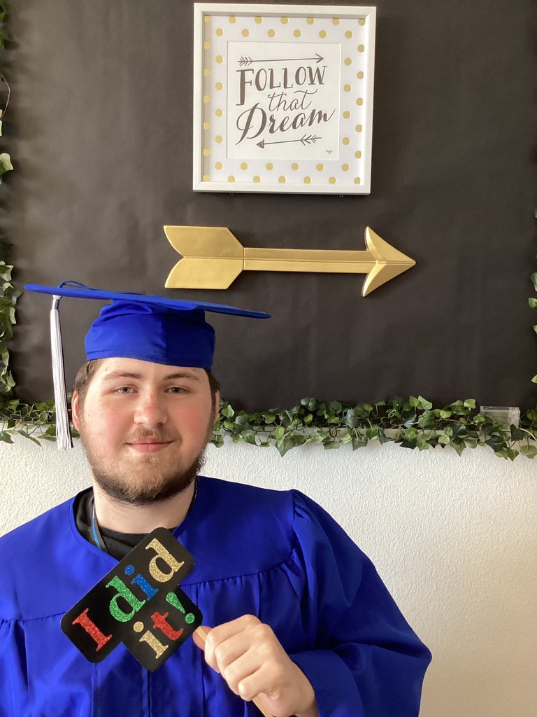 SOC_Counselor's tweet photo. A 💥BIG💥 CONGRATULATIONS to Nile Copeland!!  👨🏻‍🎓 Friday Graduations are AWESOME!👏🏻👏🏻 https://t.co/4Hbsa6BPVT