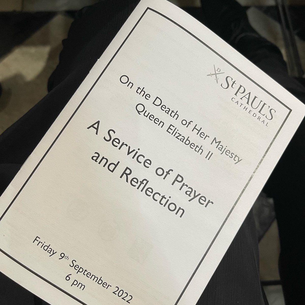 It was such a moving and poignant service at St Paul’s Cathedral this evening. 

The most moving moment by far, seeing so many in the congregation glance at one another as we sang “God save the King” together for the first time. 

#QueenElizabeth #Queen #KingCharlesIII #StPauls
