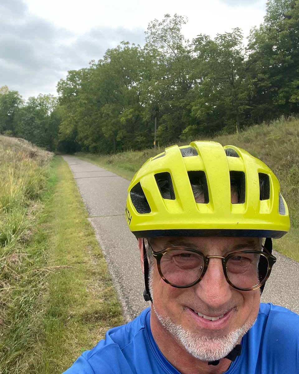FeinViolins's tweet photo. While Diane and Victoria were managing the shop, Andy got out and biked the entire #CannonValleyTrail up & back. About 40 miles total on a gray, sometimes misty, cool day. Perfect for biking! #BikeRide #FallBiking #NativePrairie #CannonRiver https://t.co/bhD5uh8NWA