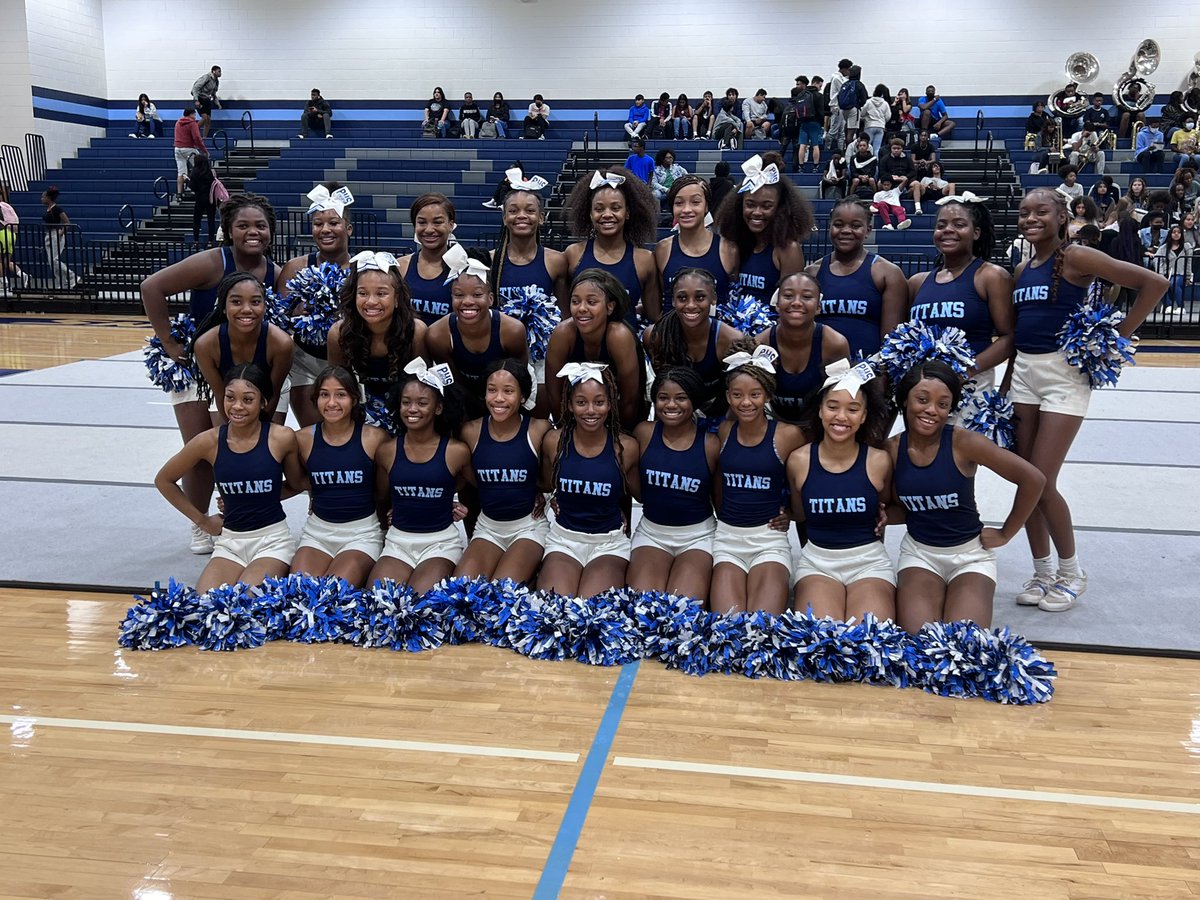 TheLandCheer's tweet photo. #TitanUp https://t.co/O8V2PoT0be