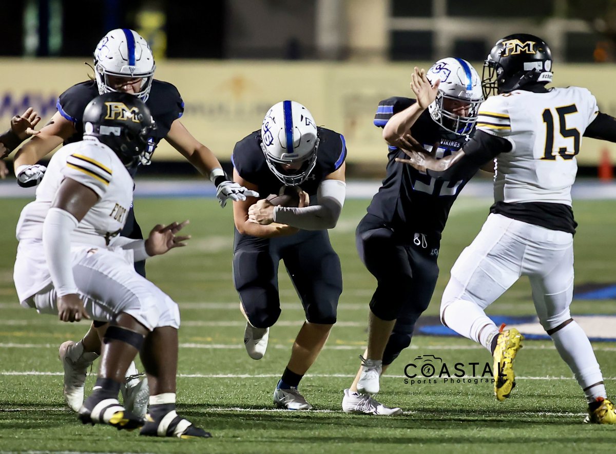 I really enjoyed watching the LCS QB work last night. Dudes a beast! With the line making holes like that even my old butt maybe able to hit them! 😂
<a href="/LCSFootball/">Lakeland Christian Football</a> game gallery should go live tonight.  <a href="/coachd_dub/">Danny Williams</a> #polkcounty #lakeland