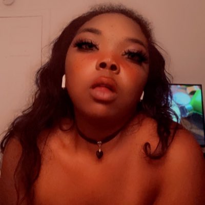 HoneySativa’s pics and videos