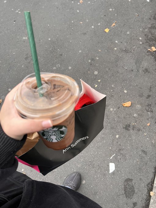 reimburse for my lingerie &amp; coffee 150 https://t.co/ZbDltqlknM<a href="/tag/lanadelrey"class="tags"><span>#lanadelrey</span></a>