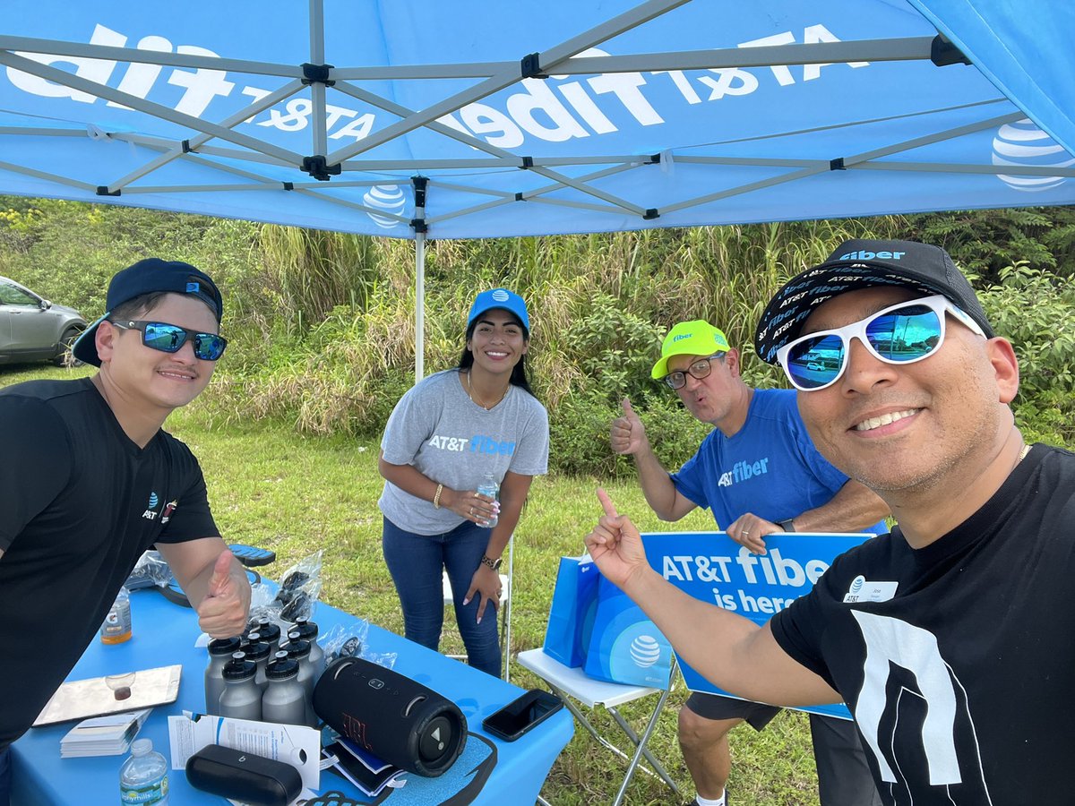 jrivasfla's tweet image. ⚡️Fiber⚡️ Flexin’ with the FLOCITY Crew!!! 🌐🌐 Turning everyone from Copper to Fiber!!! 💪🏽💪🏽 #flocity @Lissette_rod1 @FloridacityKat @One_FLA @att @DilmaAZambrano @RocabadoWilliam @theeastregion  #fiberflex #att #attfiber #lifeatatt