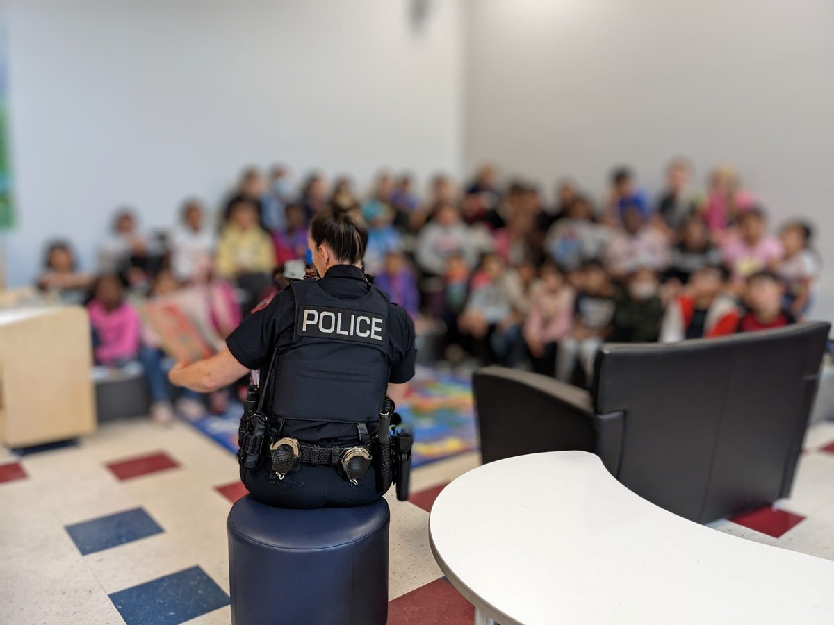 OSGPaddock's tweet photo. Enjoyed our first Itโs a Crime Not to Read visit of the year! More great books to read, and a special storyteller too! #SaddletowneLibrary #CalgaryPoliceService #OSGSteele https://t.co/3YfAYO8ClM