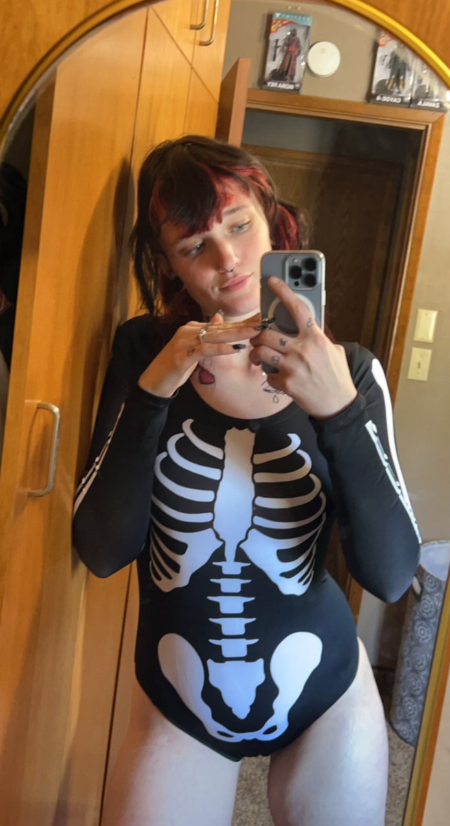 DonuttKink's tweet photo. The fact that I bought this in a medium assuming it would be too small and it fits PERFECTLY and makes me feel 🥵🥵🥵 https://t.co/Itco8ISLuL
