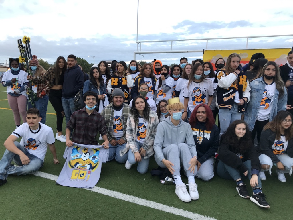 Calling all alumni! Show your school pride by attending your alma mater's Homecoming football game 🏈 Bring the whole family for food, fun and festivities! #APSHC22