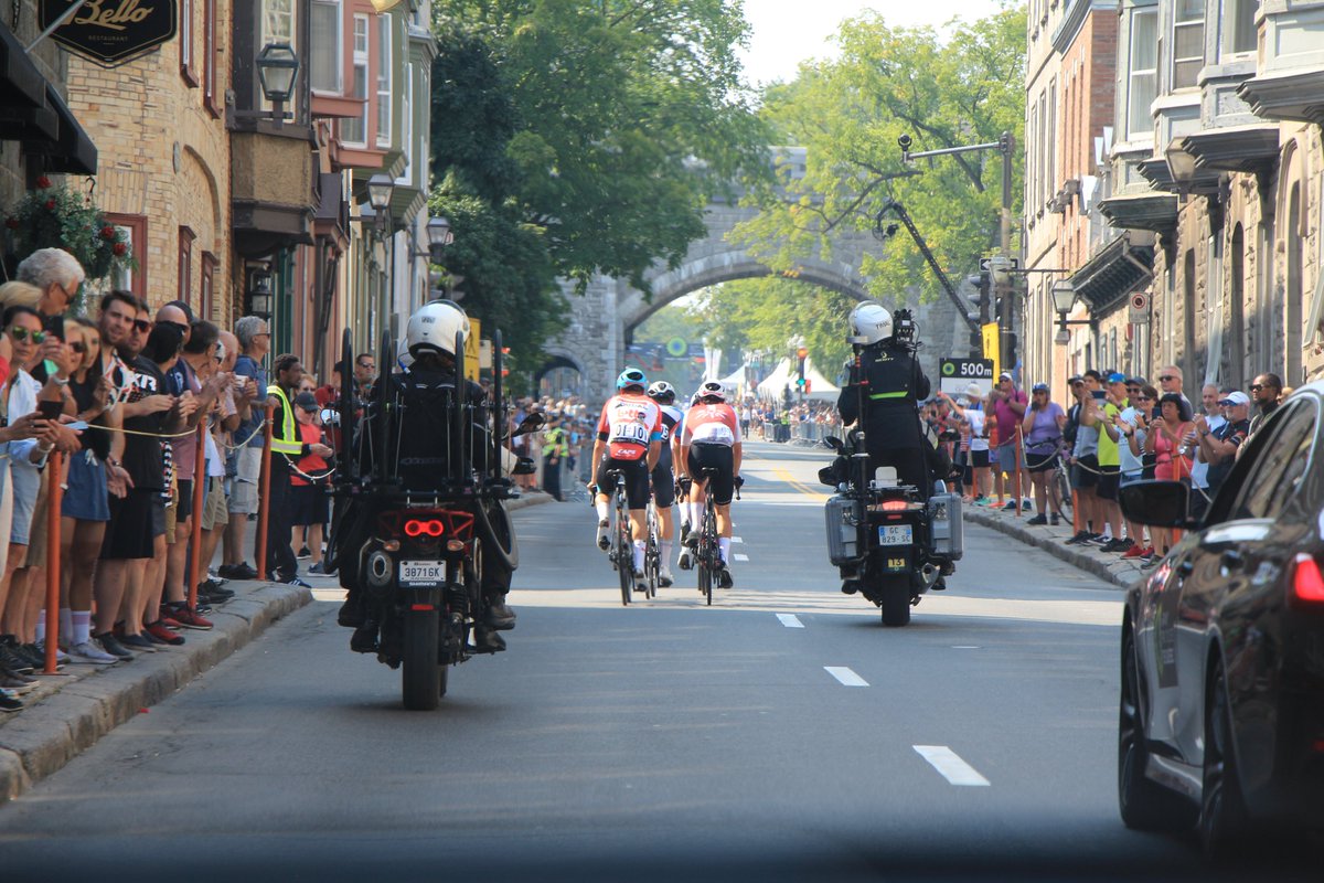 FranceQC's tweet photo. La Consule générale adjointe Cécile Ondoa Abeng &amp; @Guillaume_Cty ont encouragé les équipes🇫🇷 au @GPCQM @AG2RCITROENTEAM @TeamTotalEnrg  @GroupamaFDJ @TeamCOFIDIS @Arkea_Samsic
Une belle présence 🇫🇷 à #Québec pour ce superbe évènement qui rassemble l’élite mondiale du #cyclisme!🚴‍♂️ https://t.co/8N4p6Dy0LJ