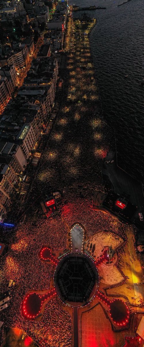 Kurtuluşun, Cumhuriyetin kenti güzel  İzmirim ❤️