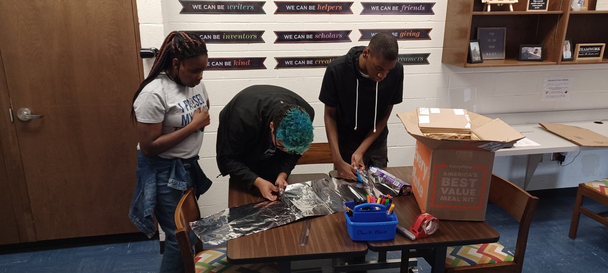 MrBell_Educator's tweet photo. My Environmental Science class finished all of their main assignments on Thursday. So, to take their knowledge a step further, we did a project! We made a solar oven! We hope to test it out next week! Stay tuned!!! 🌞
#renewableenergy #Science #highschool #scienceisfun #teacher https://t.co/adfIFIFIcE