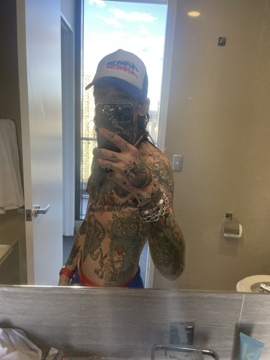 Steevesdead's tweet photo. Still gatekeeper of @MeritonSuites https://t.co/uneTzpw1Ag