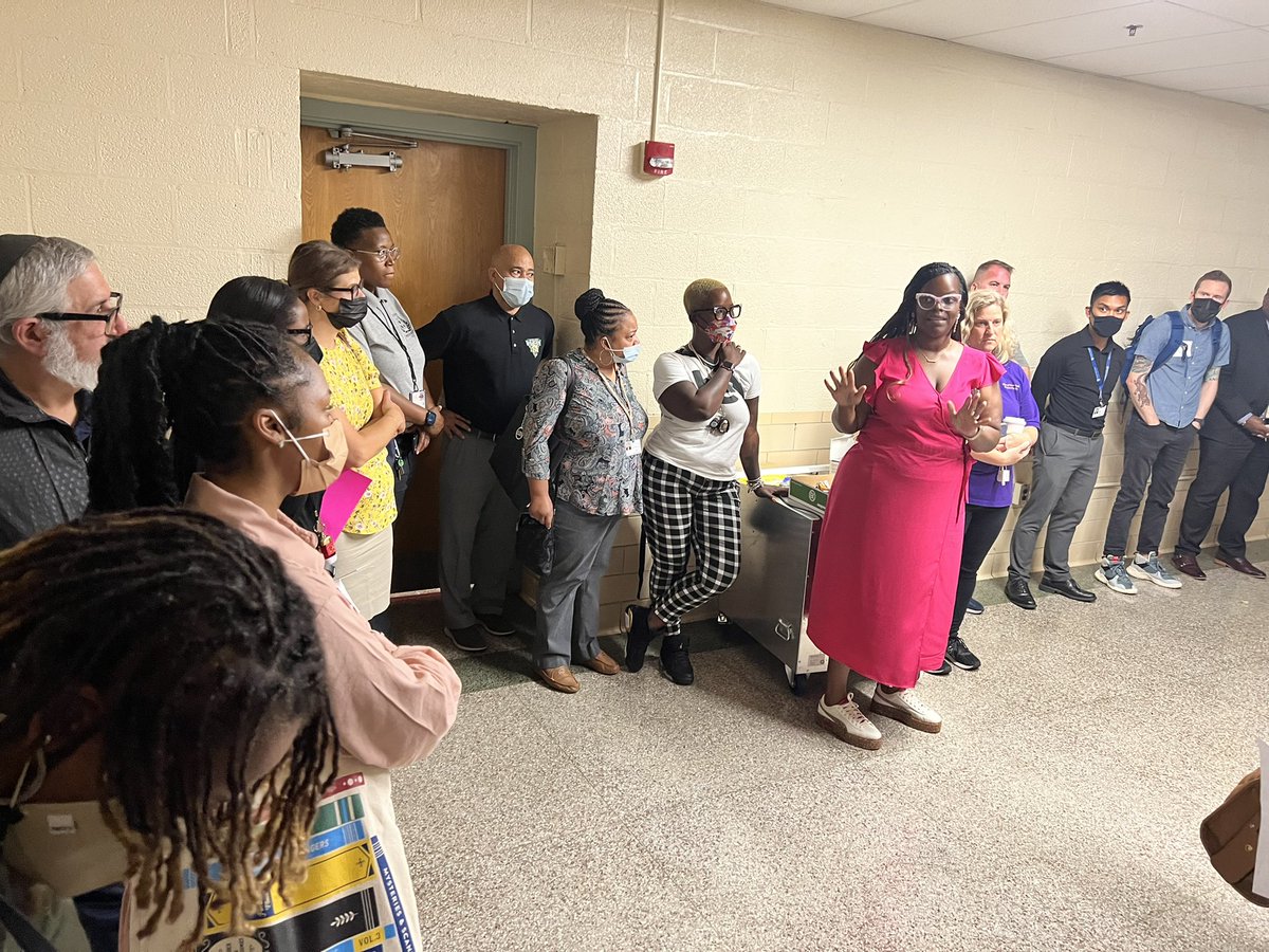 SuzieWesh's tweet photo. Itโs been a rough first couple of weeks. However, we turn tragedy into TRIUMPH. #SchoolCounselors, Clinicians, and Administrators working together in the midst of crisis. #MervoStrong ๐๐#CommunityCare @BaltCitySchools @HighMervo https://t.co/1g80xUlE5S