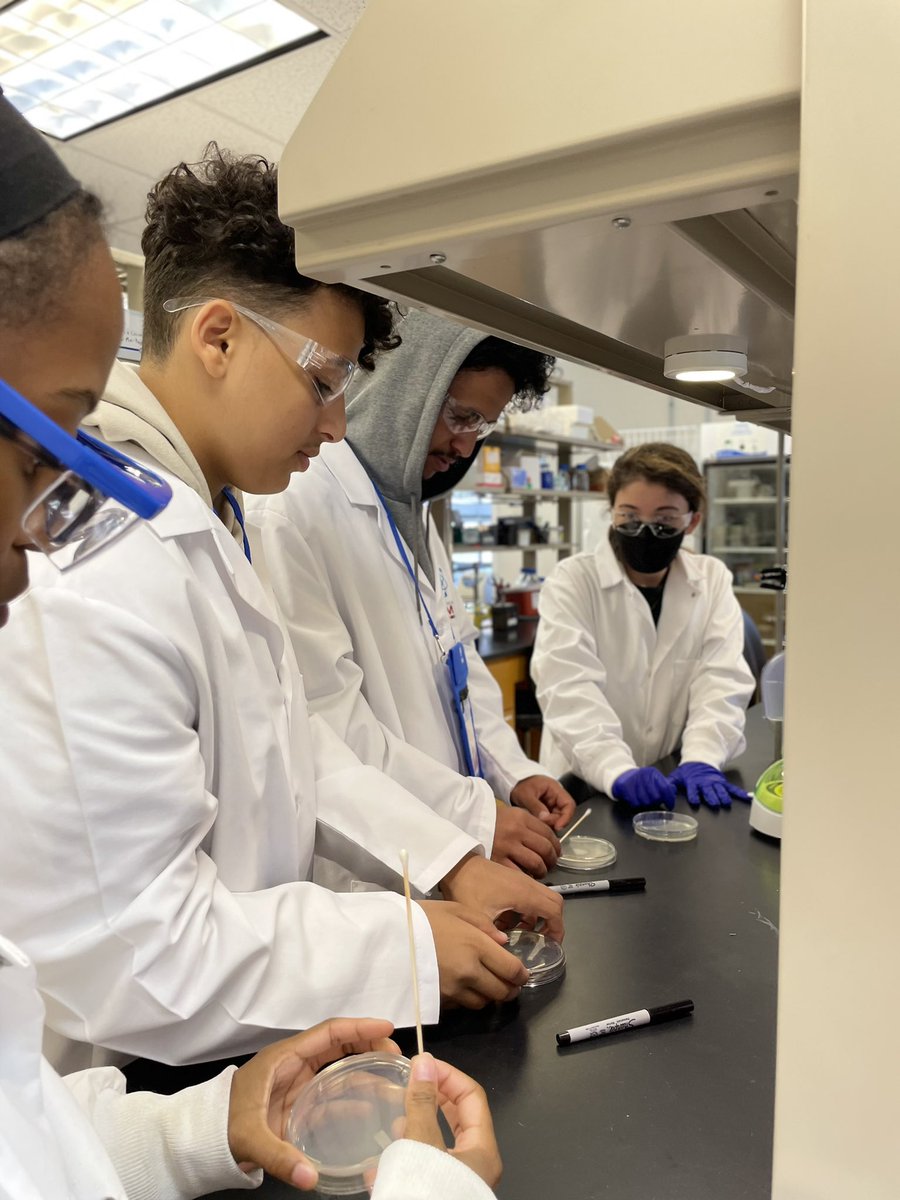 Neunuebel_Lab's tweet photo. Reflecting on what a joy it was this summer for my lab to mentor Delaware high school students and inspire the next generation of creative minds.  Thanks to #UDel UBMS Program for making this possible! https://t.co/jntZ6IbwVQ
@UDelaware @UDResearch @udcas @UDGradStudents https://t.co/182ja4H7um