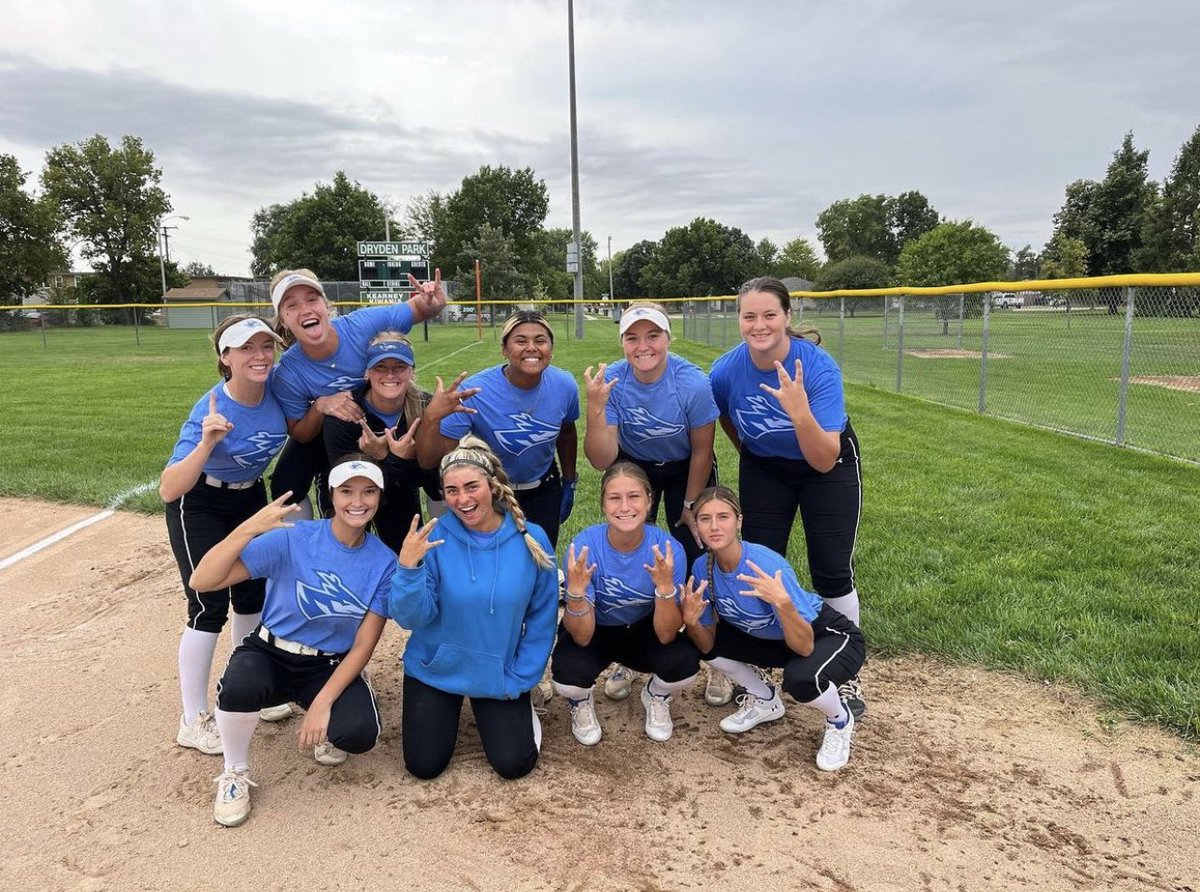 UNKSoftball's tweet photo. ❗️First official scrimmage❗️

Team Black 🆚 Team Blue

Final score, 2-0. 

#pitchingdual #team59 #winningovereverything https://t.co/9Wd4peW6Bq