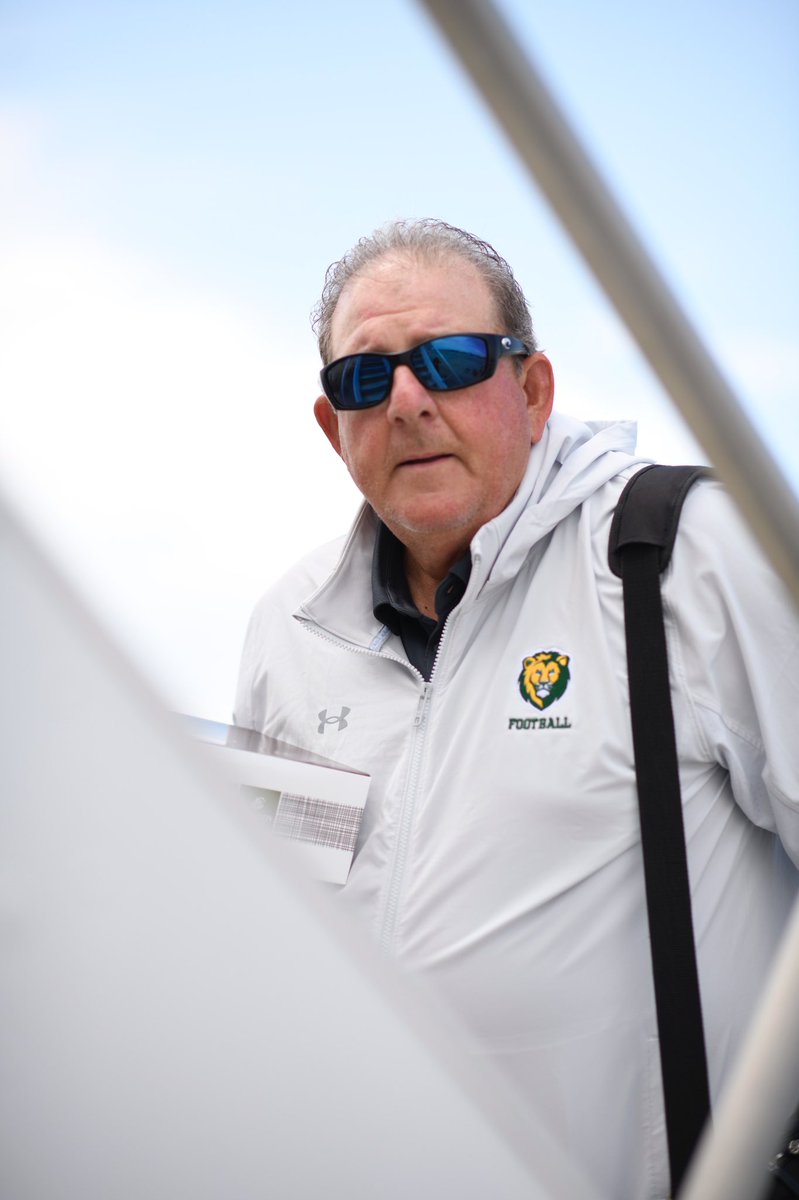 LionUpFootball's tweet photo. Sunshine State of mind! 

#LionUp | #BeBold https://t.co/Z12sRUEDoW