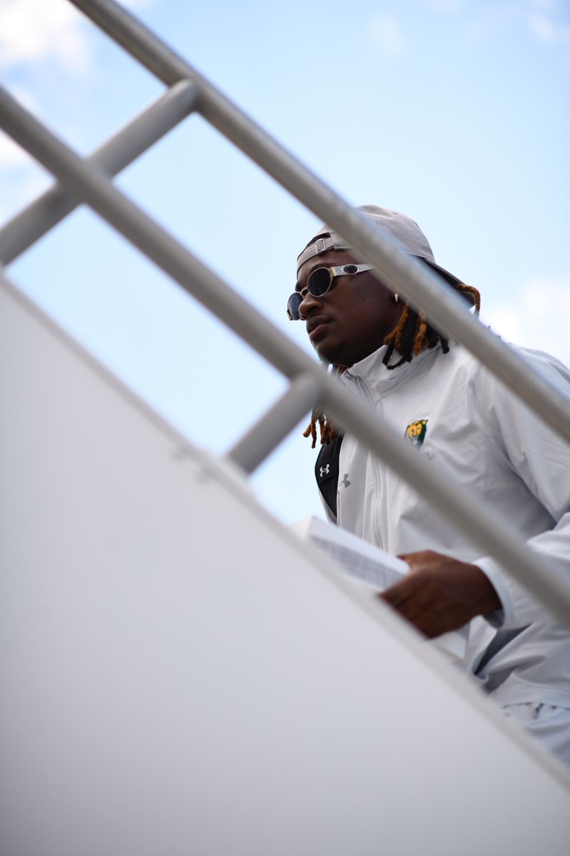 LionUpFootball's tweet photo. Sunshine State of mind! 

#LionUp | #BeBold https://t.co/Z12sRUEDoW
