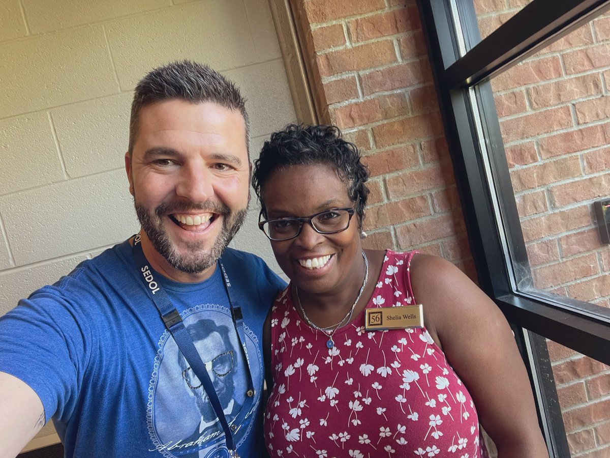 An unexpected shift this morning had me <a href="/GurneeD56/">GurneeD56</a> …without lunch or a drink. Mrs. Wells overheard my conversation and gave me a <a href="/RealMUGRootBeer/">Mug Root Beer</a>! ….and then we hugged it out. #kindness <a href="/SEDOL_IL/">SEDOL</a> #ALLin #mademyday #thankful #HUGaSTRANGER #giving - time to #payitforward