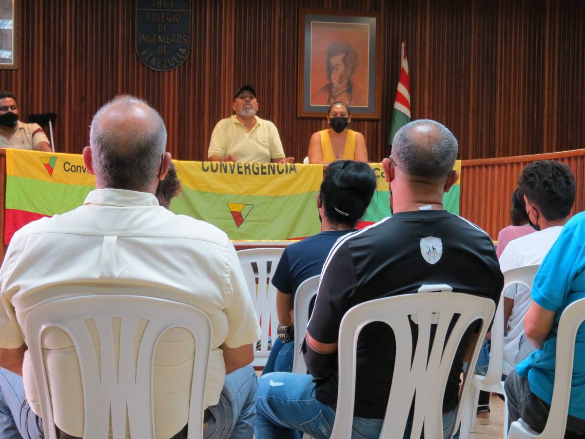 ConvergenciaVe's tweet photo. #Lara | Nuestro equipo regional @ConvergenciaLa en asamblea, haciendo un llamado al pueblo larense a sumarse al equipo de la Unidad Democrática. ¡Juntos y organizados podremos vencer al régimen!

#AsambleaConvergenciaLara https://t.co/tpVJ4YUgLZ