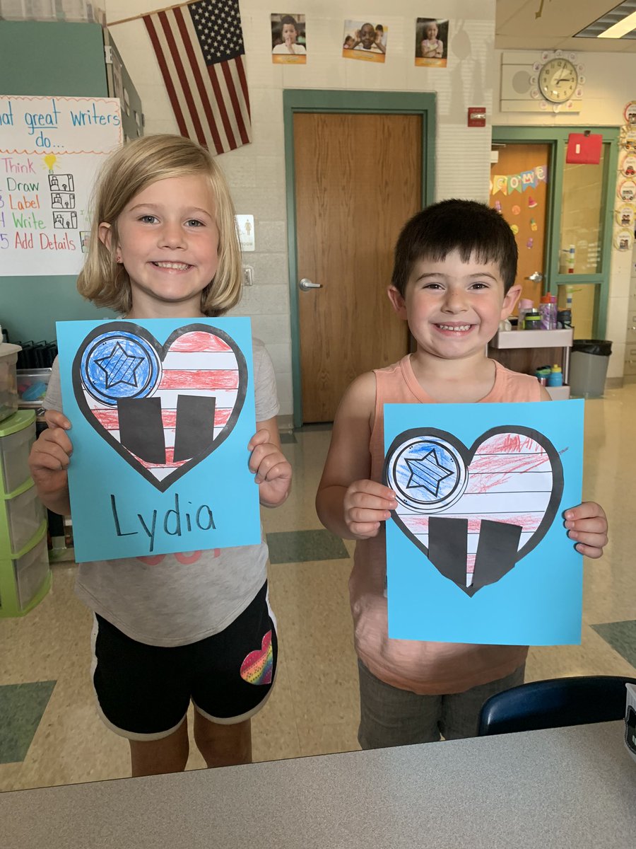 MrsLaneSMEK's tweet photo. Today we talked about heroes in our community and the importance of Patriotโs Day! Take a look at some of our latest projects and emergent reader books. Happy Friday from Kindergarten! โค๏ธ๐ค๐ #BecomeBelongBeNorthern #SMERides https://t.co/nZRQIpKiYQ